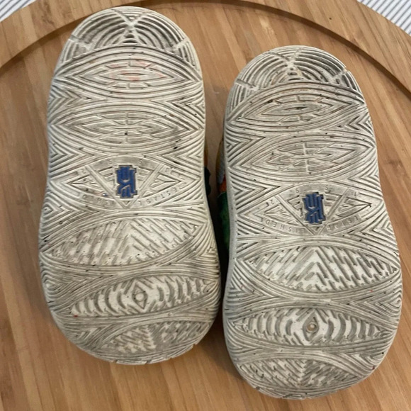 Nike Kyrie 5 Spongebob Toddler 6T Basketball Shoes Orange Pineapple House - Picture 9 of 10